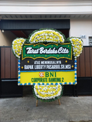 Papan Bunga Duka di Montong Gamang